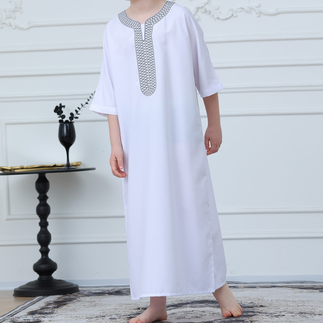 Black Geometric Trim Islamic Thobe(MKB018)