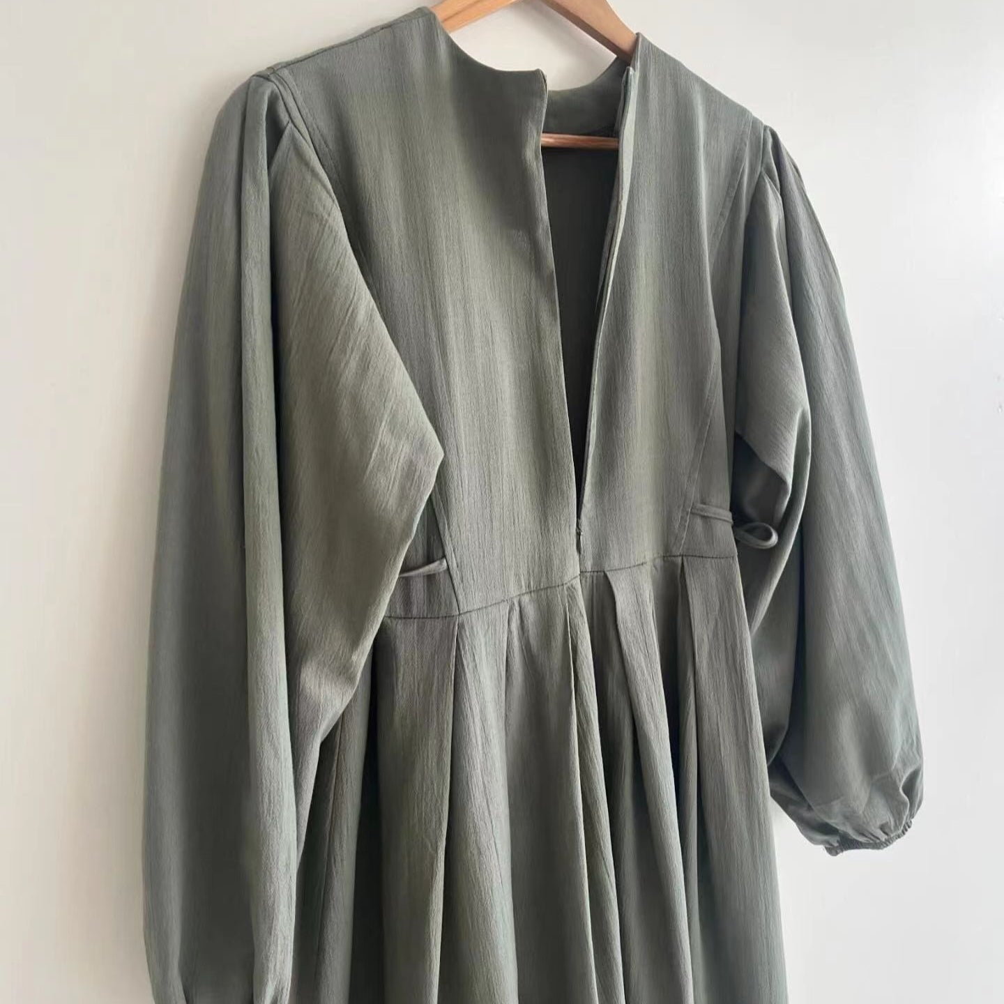 Tie-Waist Bubble Sleeve Abaya | Pleated Maxi Dress with Back Zip(MA364)