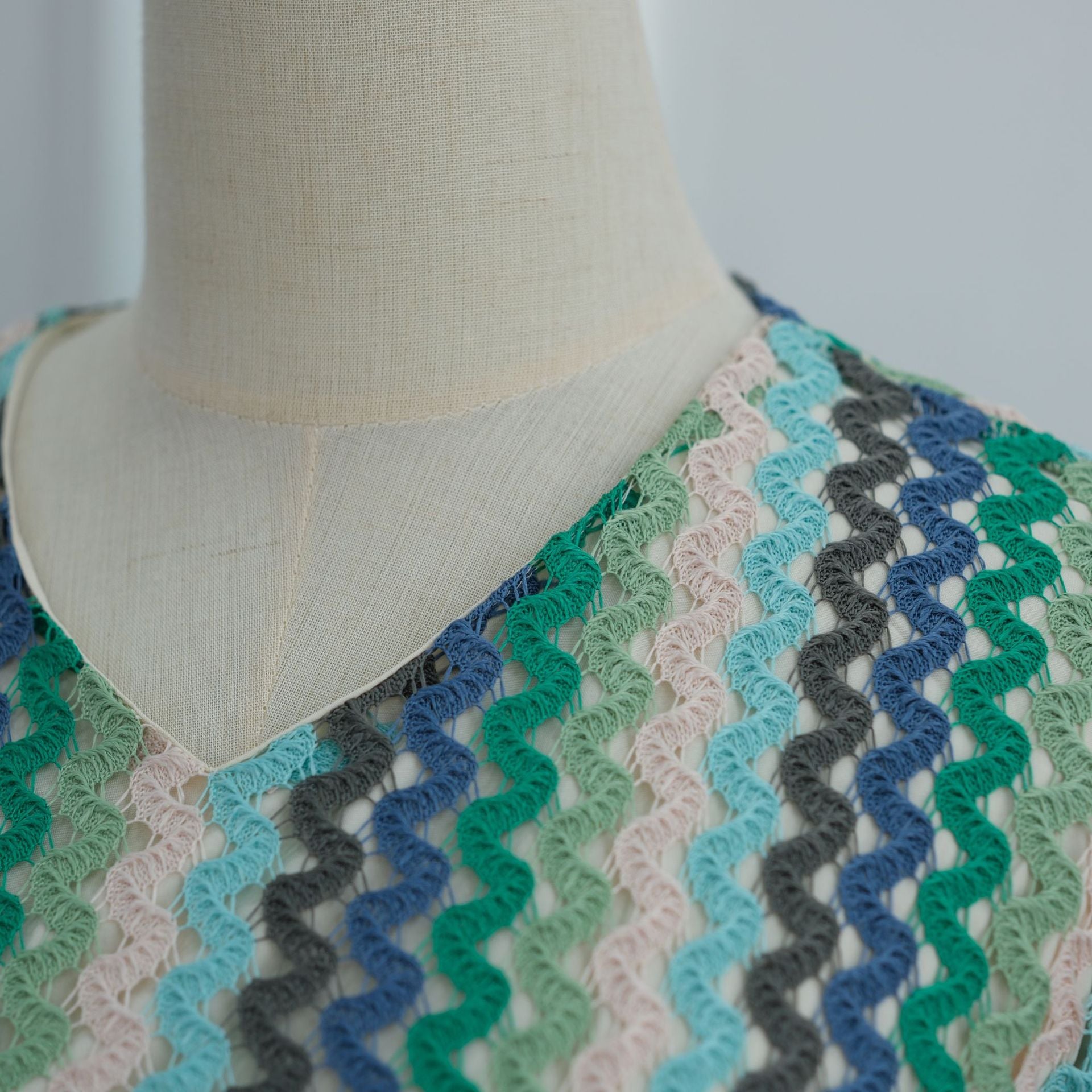 Rainbow Jacquard Flared-Sleeve Maxi Dress(MS486)