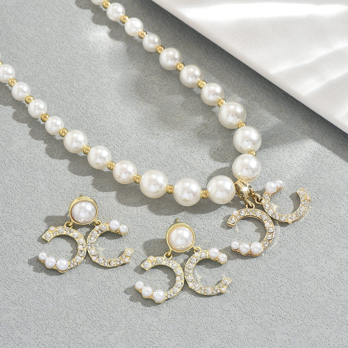 Pearl Necklace & Earring Set Elegant Jewelry Collection (MAC418)