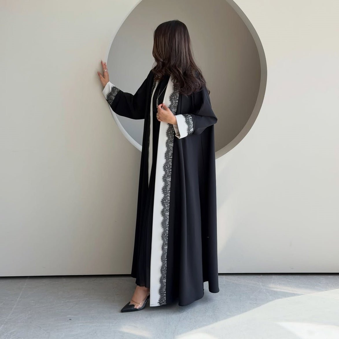 Black & White Lace Trim Open Abaya – Crepe Open Abaya