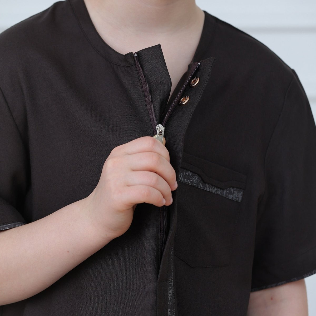 Boys' Embroidered Thobe with Zipper & Pockets(MKB028) - Mariam's Collection