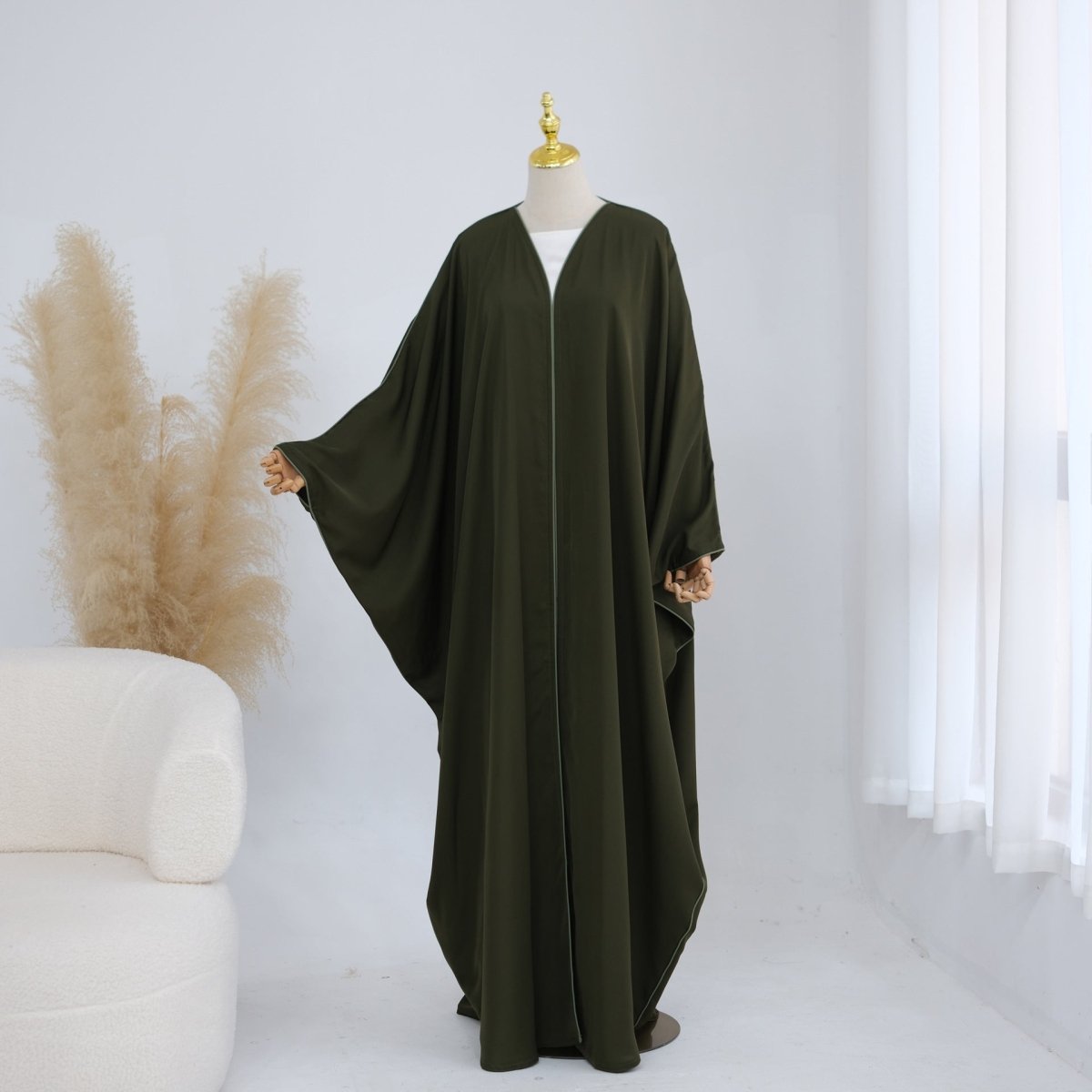Back view of fourth colourway nida open abaya relaxed silhouette