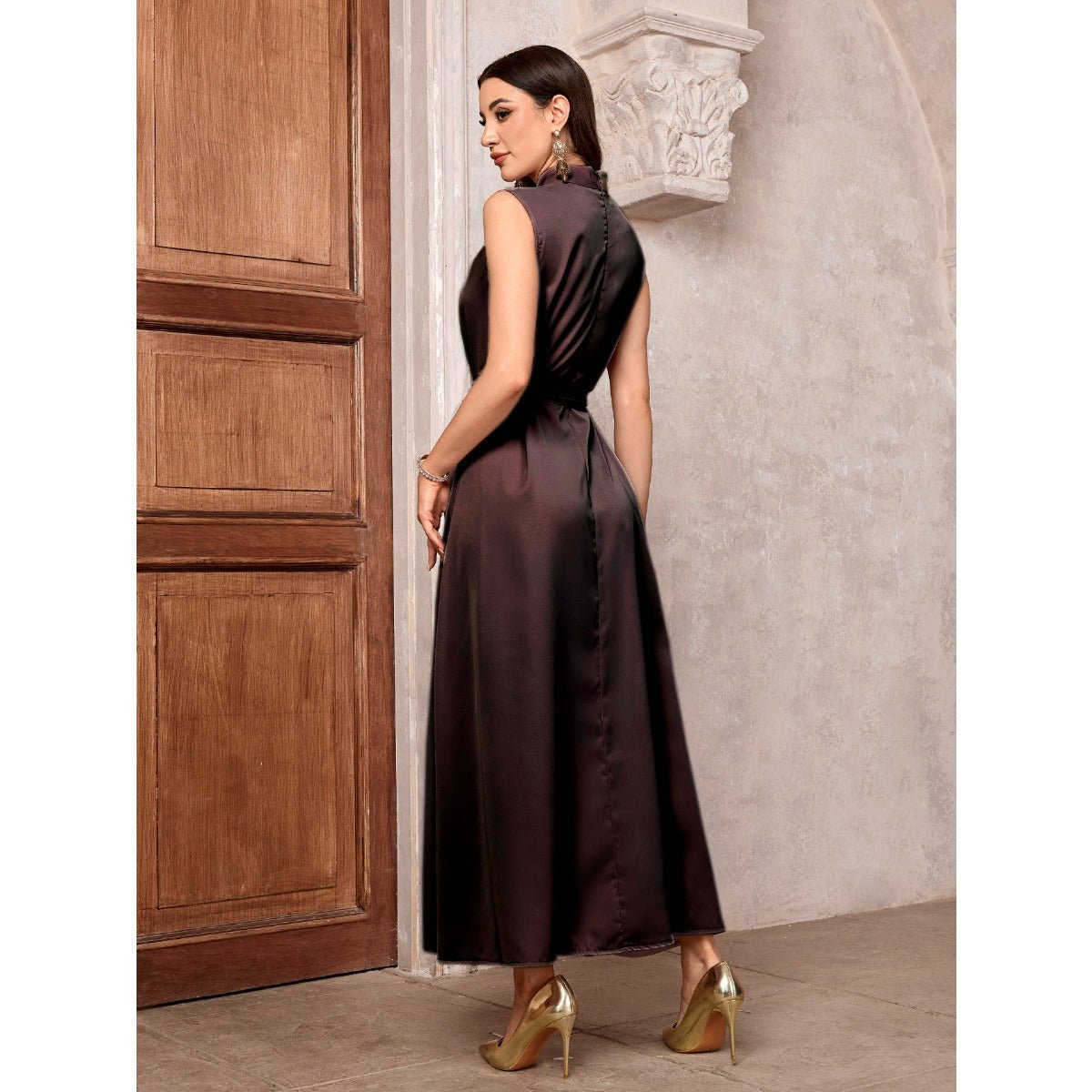 Elegant Brown & Black Bat Sleeve Robe Abaya | Gold Thread Embroidered Maxi Dress with Detachable Belt(MOA215) - Mariam's Collection