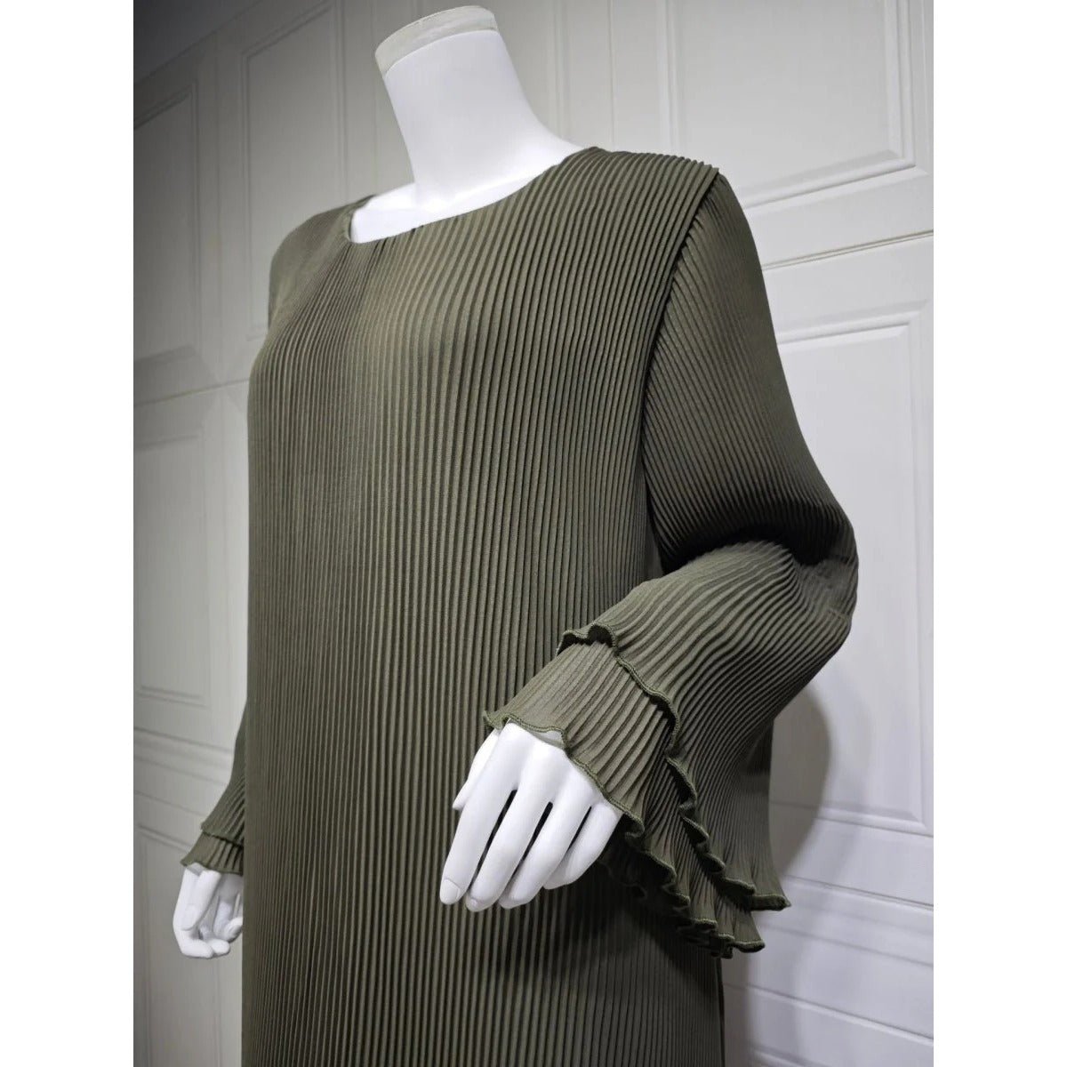 Elegant Muslim Women's Pleated Chiffon Pullover Robe Dress Modest Solid Color Abaya with Flared Sleeves. (MA176) - Mariam's Collection
