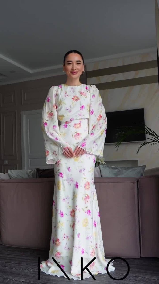 Elegant Sweetheart Neckline Floral Print Bells Sleeve Dress Abaya with Waist Tie. (MA210) - Mariam's Collection