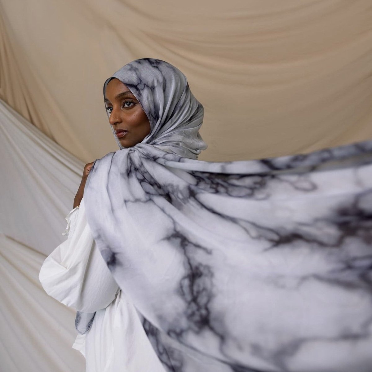 Elegant Watercolor Marble Print Headscarf Hijab (MH178) - Mariam's Collection