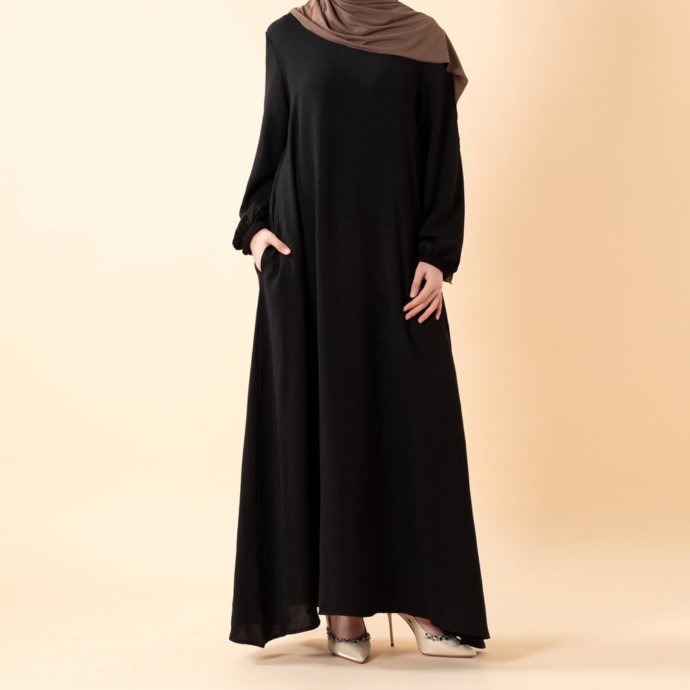 Relaxed fit crepe maxi dress with flowing A-line skirt silhouette