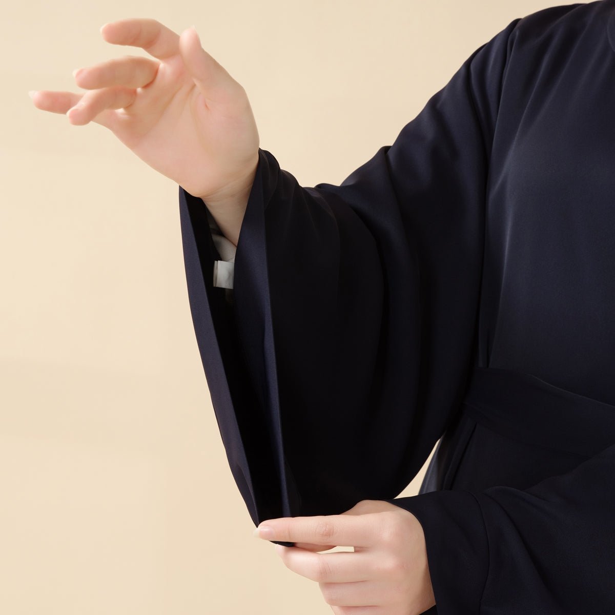 Essential Premium Loose Fit Abaya 2 - Piece Set with Versatile Pockets (MA120) - Mariam's Collection