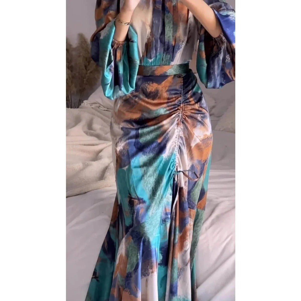 Exotic Print Pleated Bell Sleeve Abaya. (MA166) - Mariam's Collection