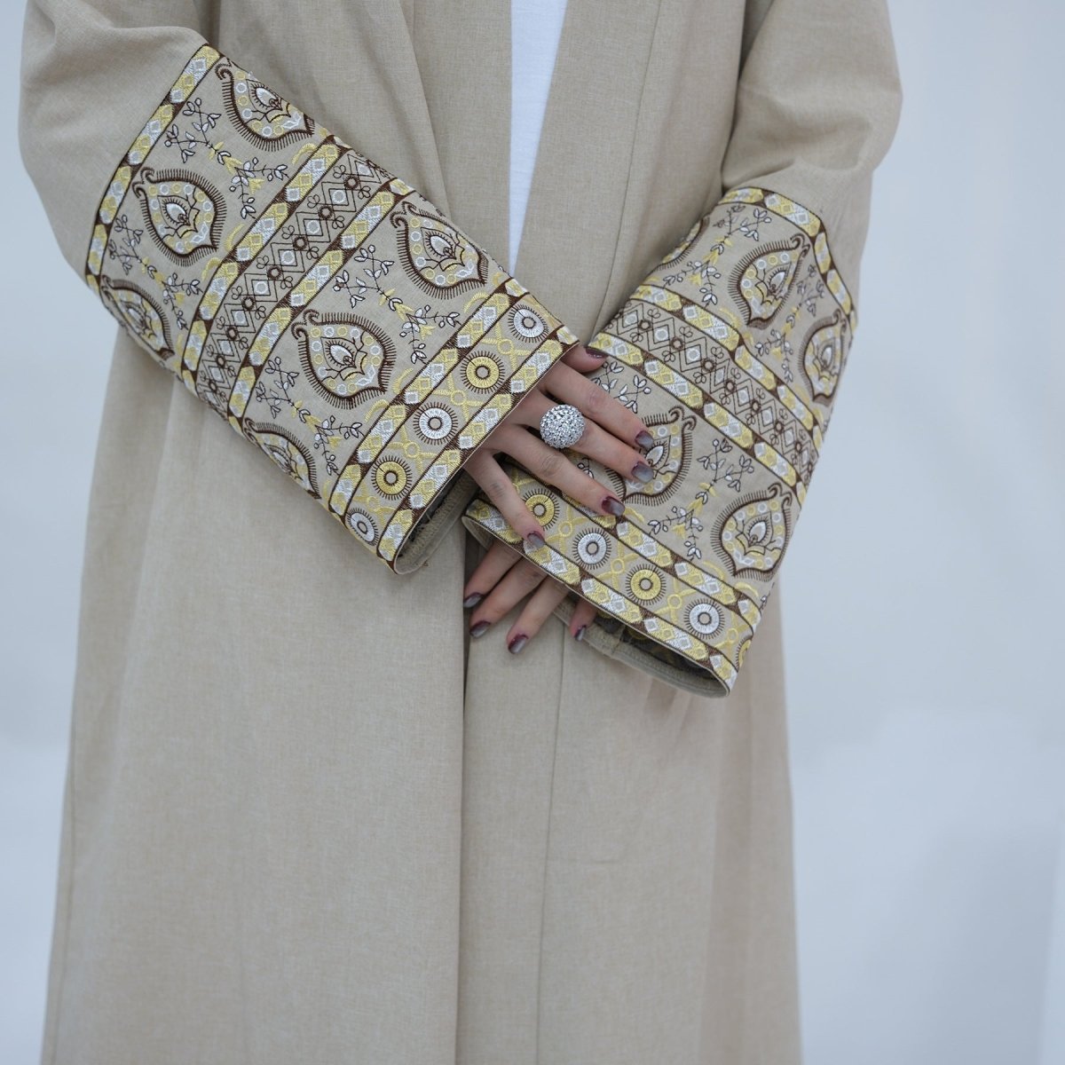 Exquisite Embroidery Set Open Abaya (MOA039) - Mariam's Collection