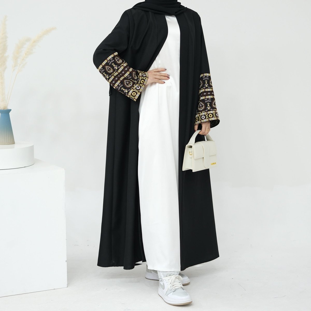 Exquisite Embroidery Set Open Abaya (MOA039) - Mariam's Collection
