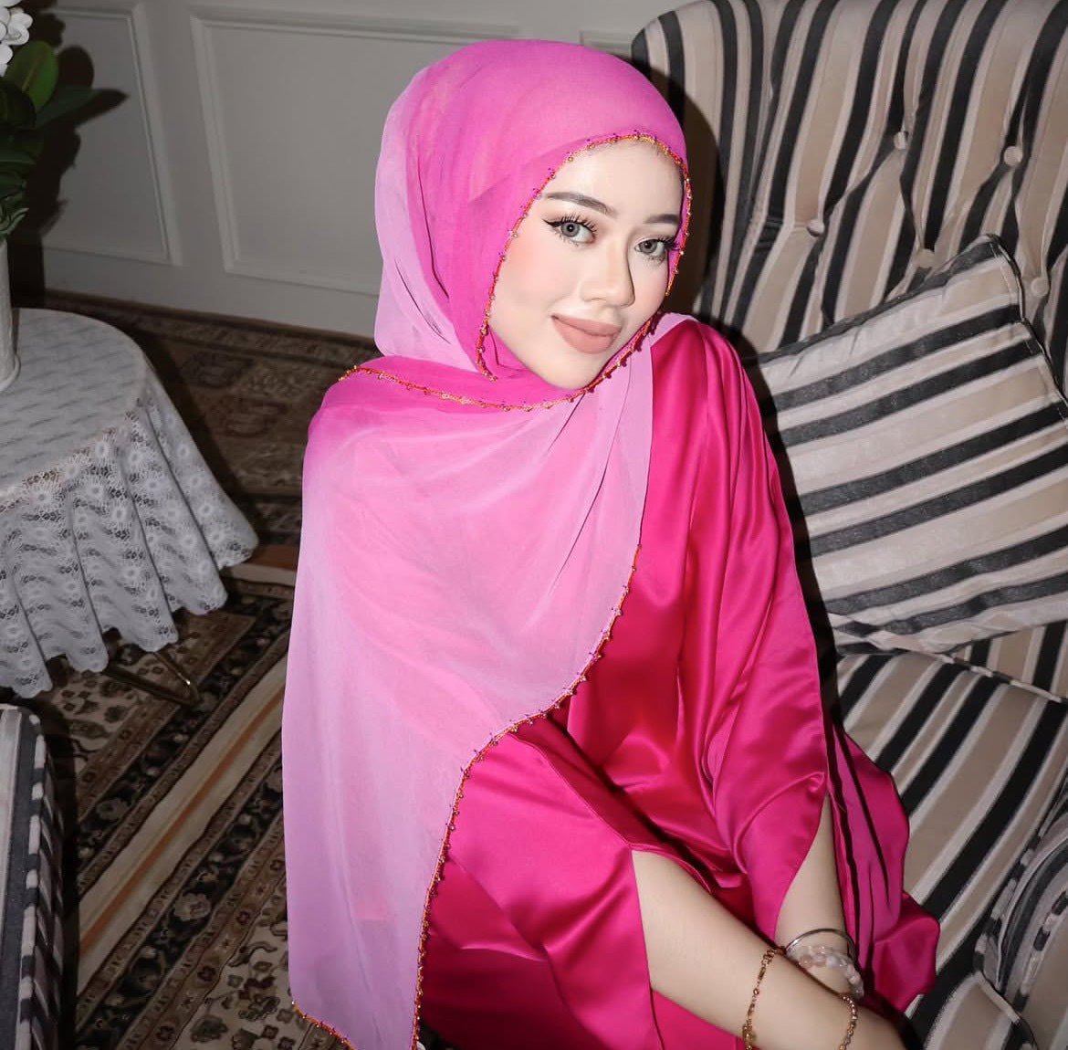 Gradient Colour Pearl Chiffon Beaded Chain Hijab (MH137) - Mariam's Collection