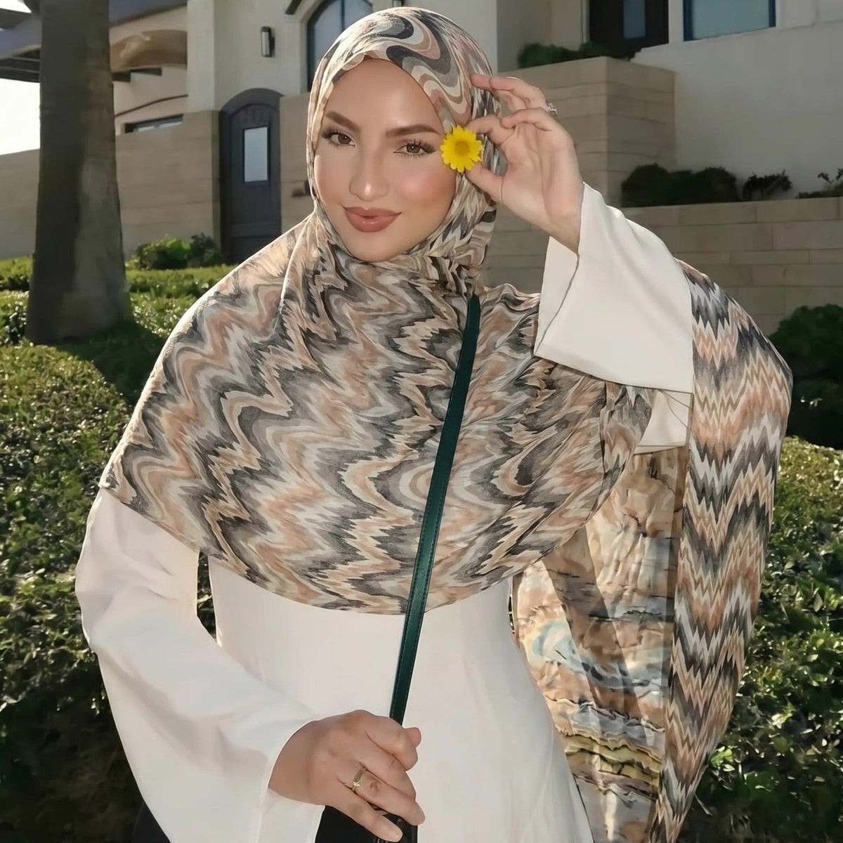 Gradient Wave Print Hijab(MH261) - Mariam's Collection