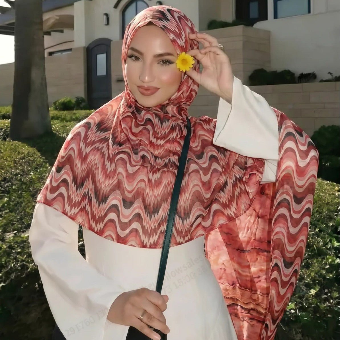 Gradient Wave Print Hijab(MH261) - Mariam's Collection