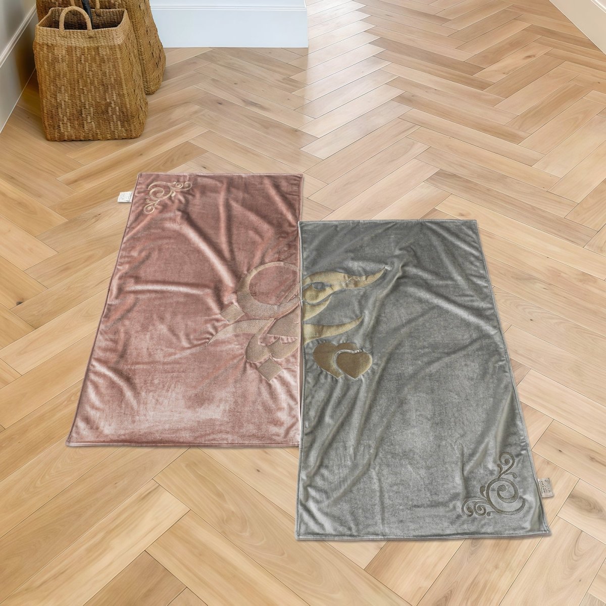 Meaningful Arabic Art German Velvet Couples Prayer Mat Set Interactive Pattern Prayer Mat (MR081) - Mariam's Collection