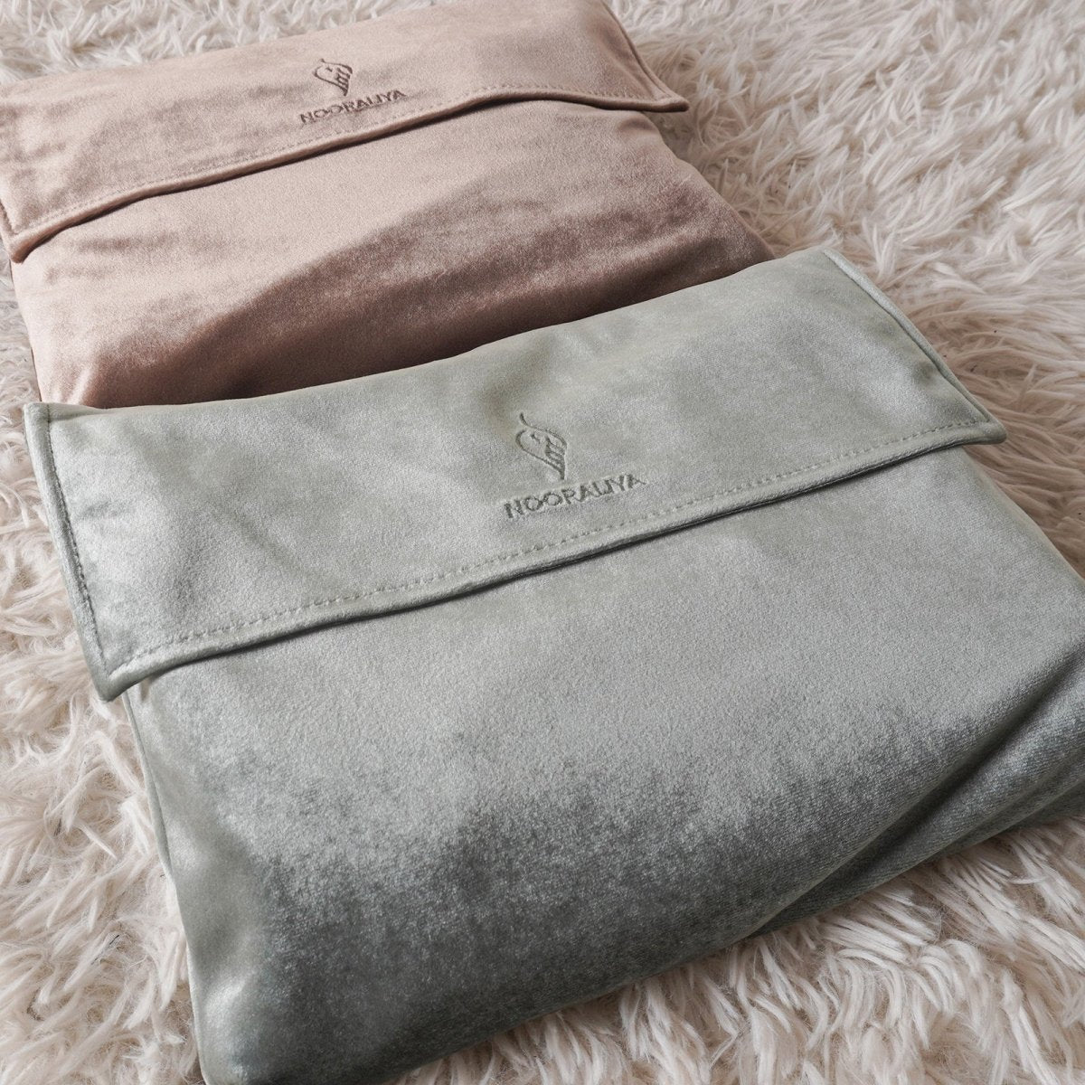 Meaningful Arabic Art German Velvet Couples Prayer Mat Set Interactive Pattern Prayer Mat (MR081) - Mariam's Collection