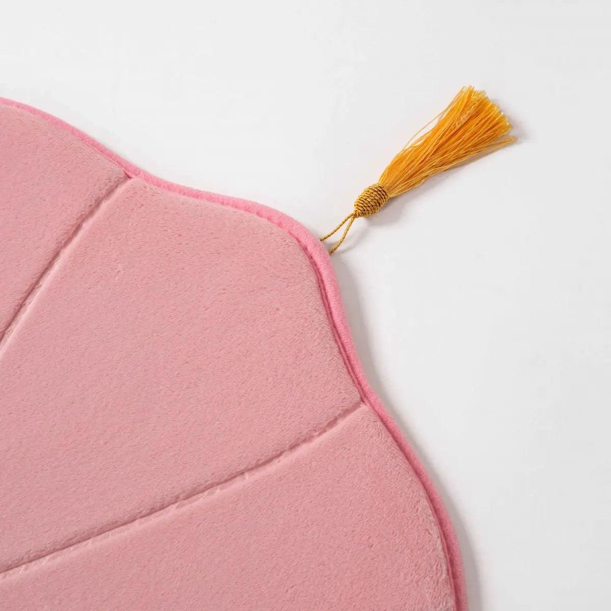 MR053 Thickened Embossed Flannel Prayer Mat - Mariam's Collection