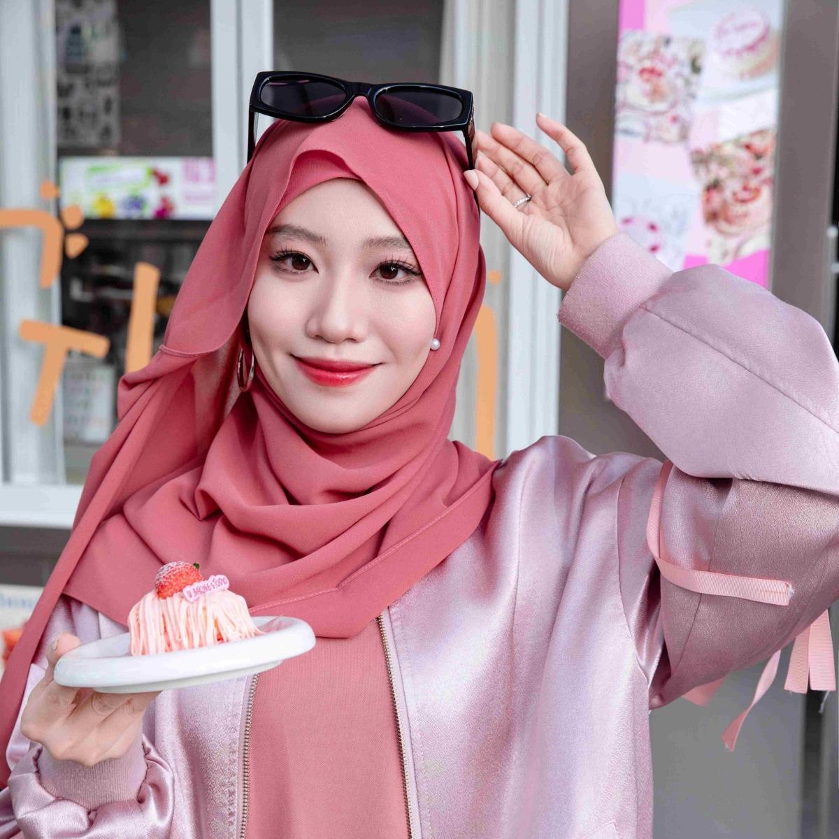 Muslim Elegant Chiffon Wrap Hijab Set with Matching Big Earrings & Pearl Earrings. (MH119) - Mariam's Collection