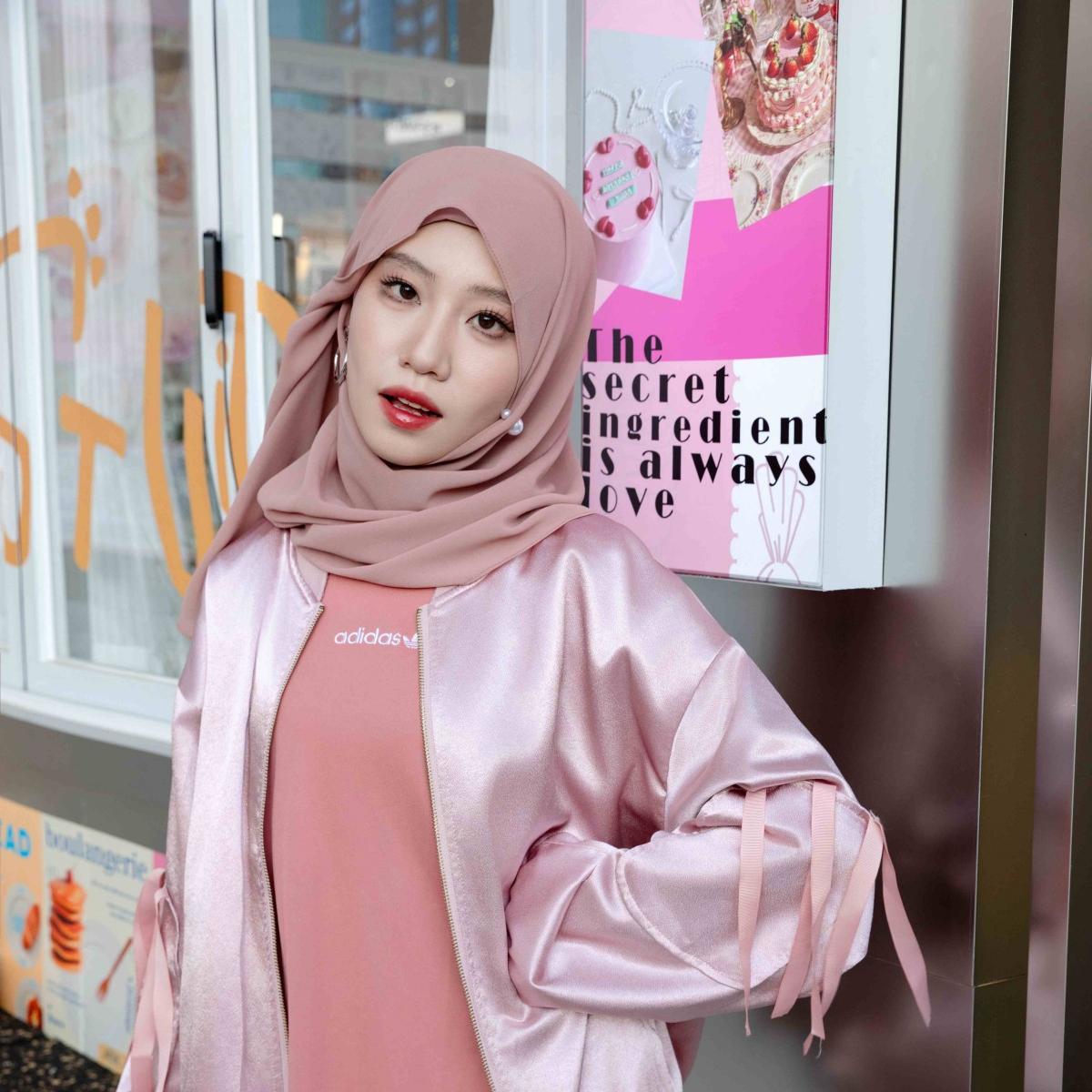 Muslim Elegant Chiffon Wrap Hijab Set with Matching Big Earrings & Pearl Earrings. (MH119) - Mariam's Collection