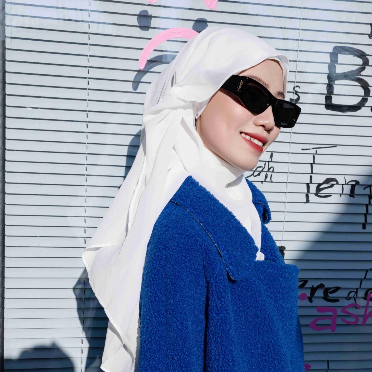 Muslim Elegant Chiffon Wrap Hijab Set with Matching Big Earrings & Pearl Earrings. (MH119) - Mariam's Collection