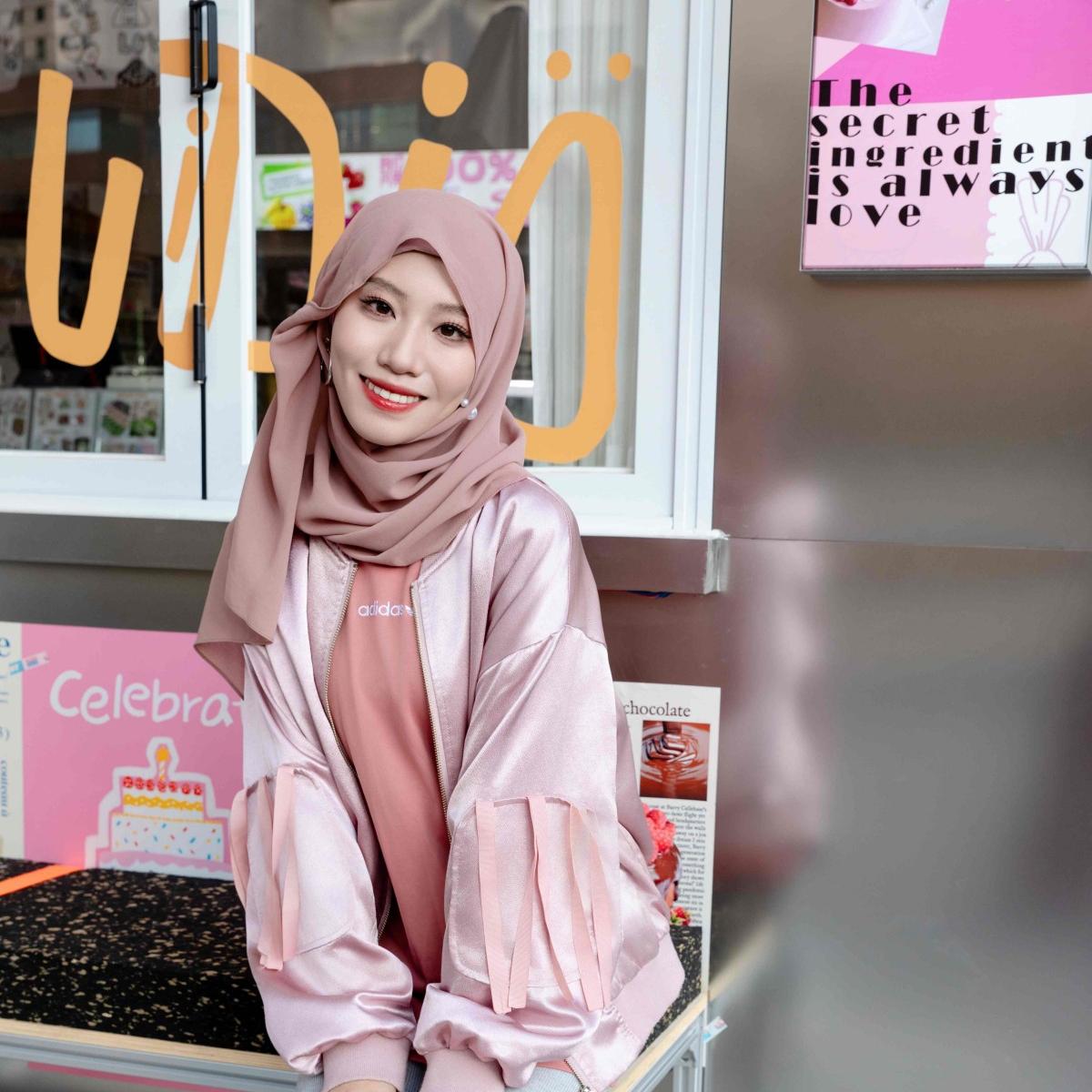 Muslim Elegant Chiffon Wrap Hijab Set with Matching Big Earrings & Pearl Earrings. (MH119) - Mariam's Collection