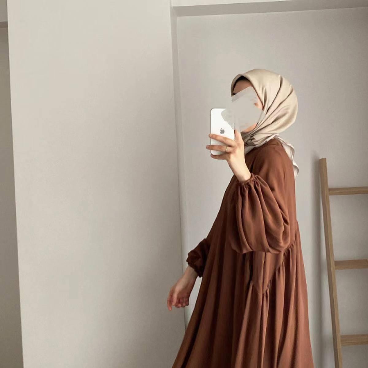 Must - Have Basics: Relaxed Fit Lantern Sleeves Crepe Abaya (MA190) - Mariam's Collection