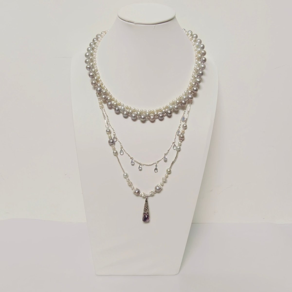 Pearlescent Artistry Handmade Pearl Beaded Necklace (MAC347) - Mariam's Collection