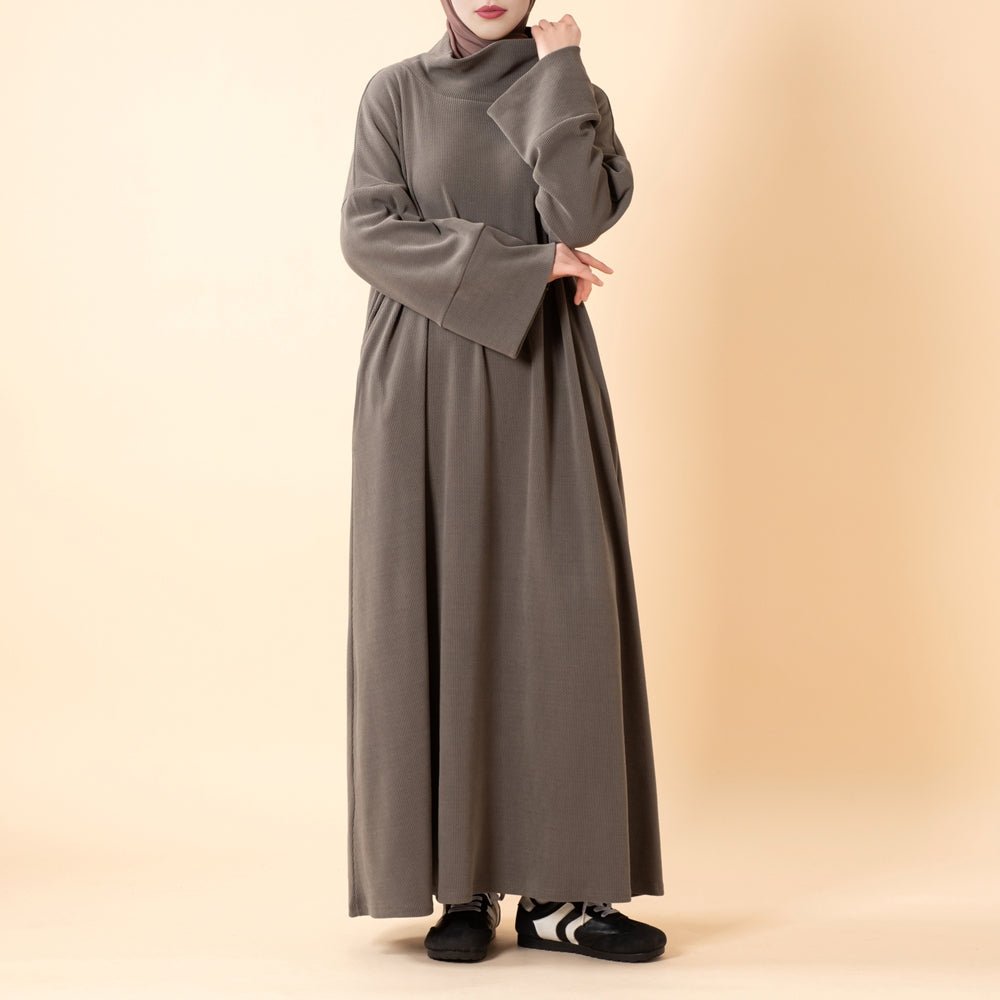 Relaxed Turtleneck Abaya with Pockets (MA383) - Mariam's Collection