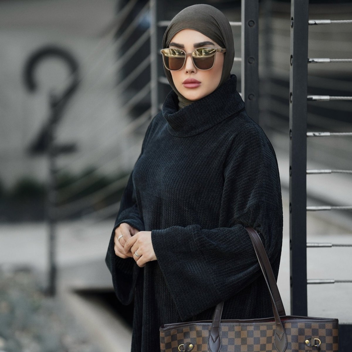 Relaxed Turtleneck Abaya with Pockets (MA383) - Mariam's Collection