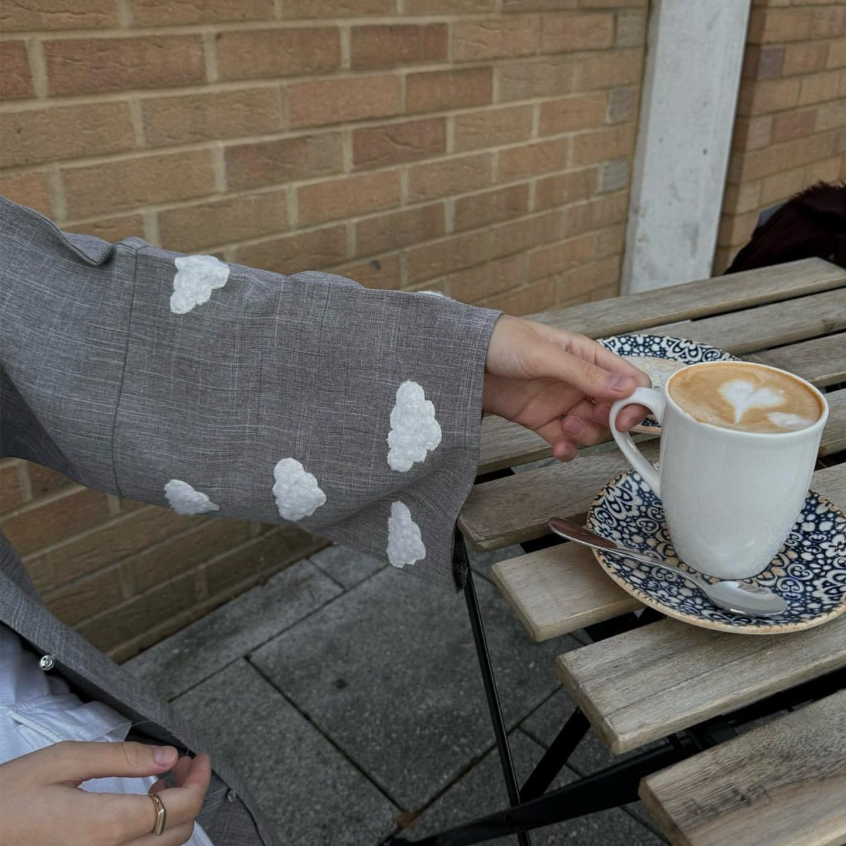 Stylish Cloud Embroidered Elegant Cardigan Abaya (MOA053) - Mariam's Collection