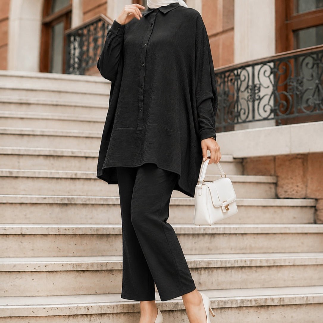 Ankle-grazing cropped leg silhouette of the co-ord trousers in crinkle fabric