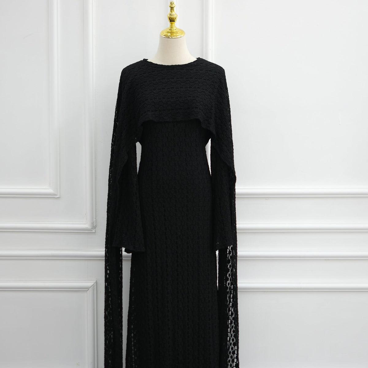 Semi-formal Walima look in textured floral lace dress