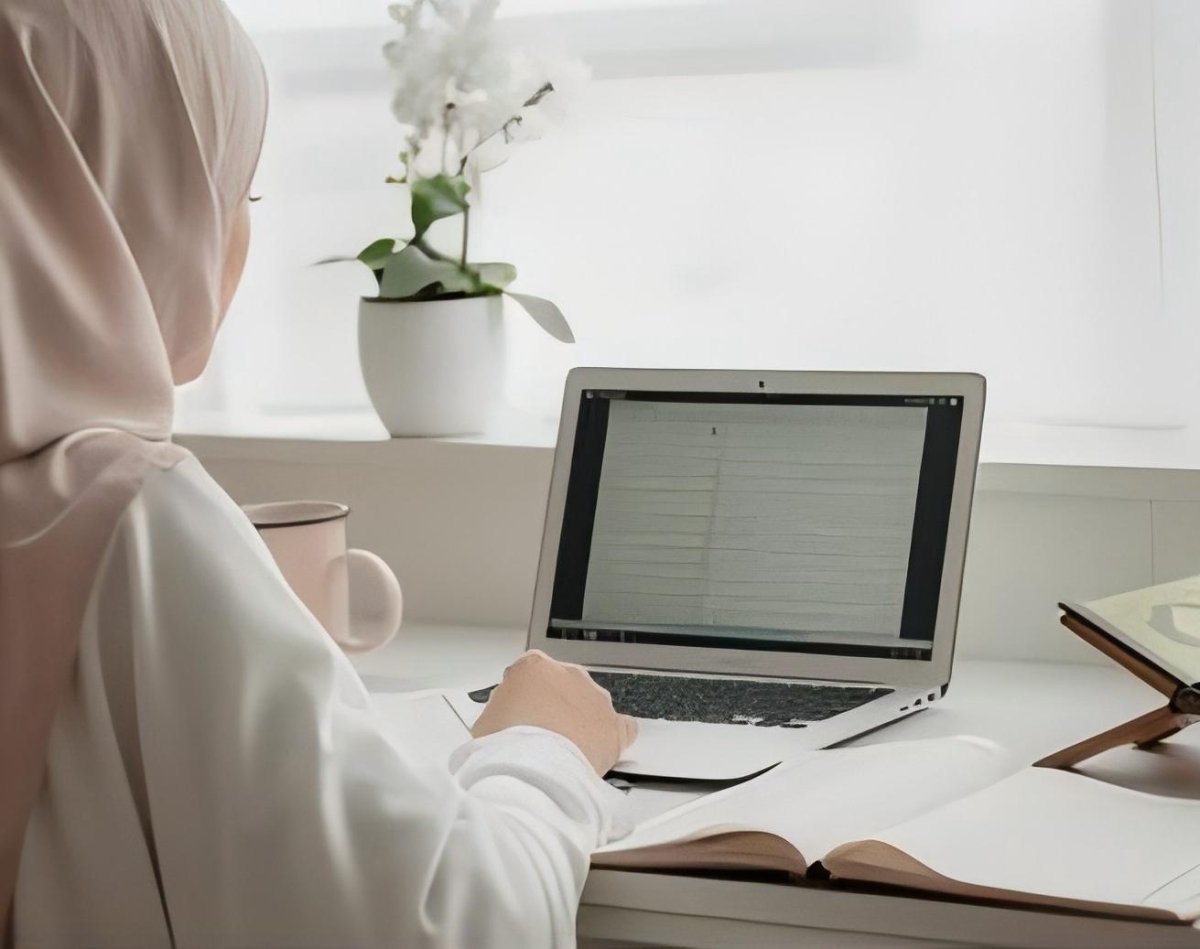 Dressing Tips for the Office Lady: How to Stay Stylish and Professional - Mariam's Collection