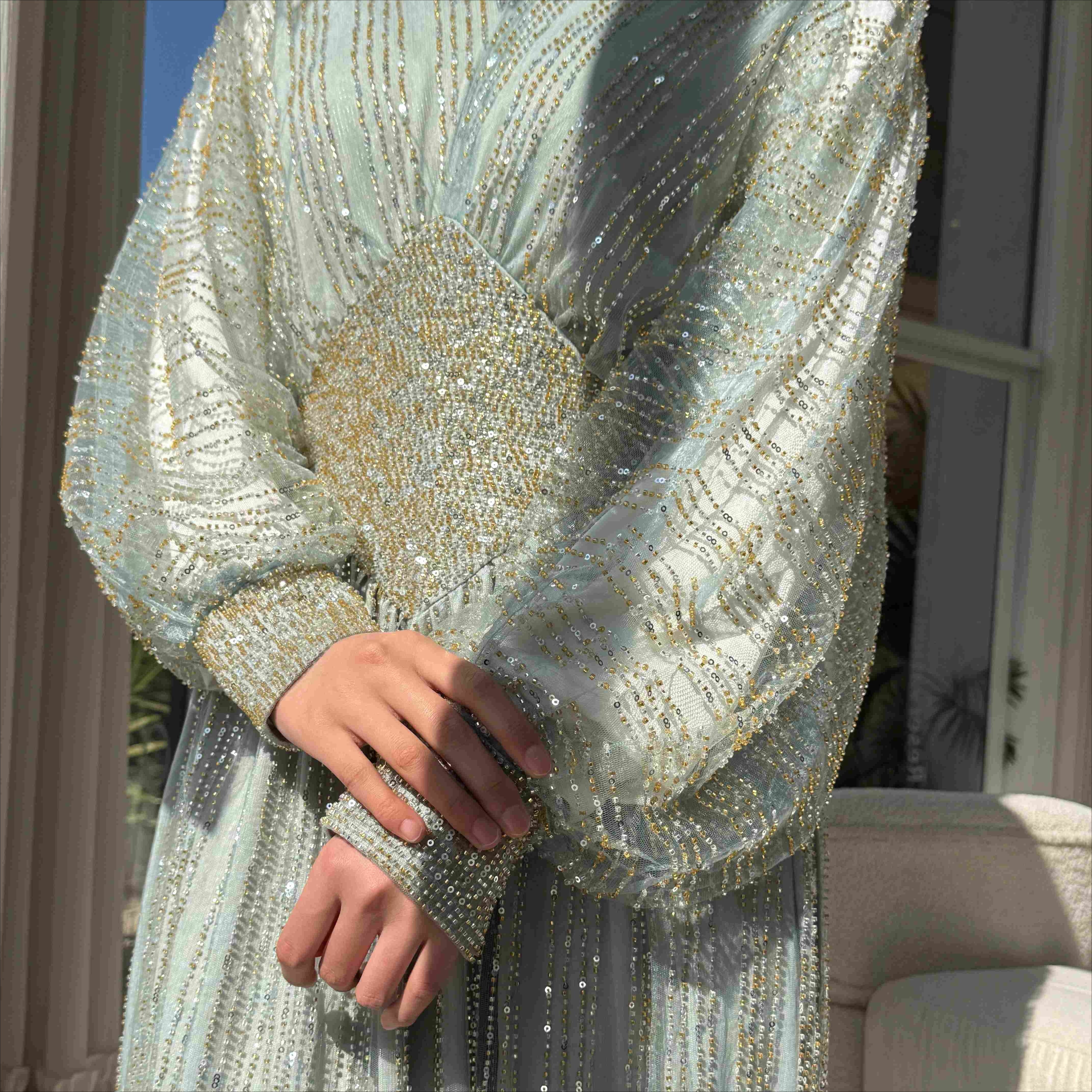 Crystal-Embellished Elegant Abaya with Defined Waist Silhouette(MA391)