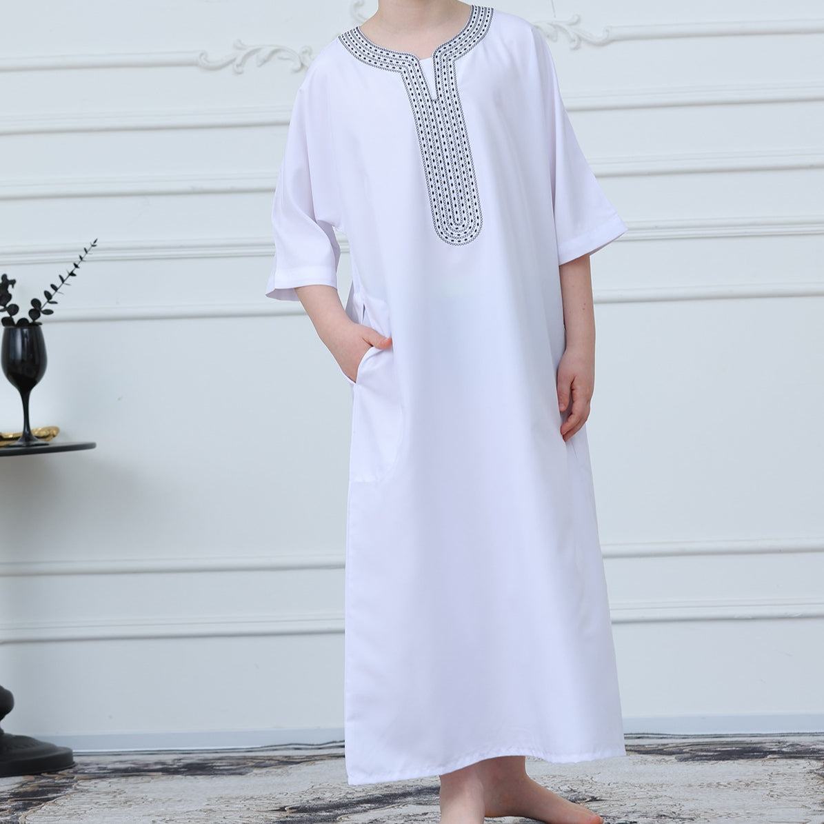 Black Geometric Trim Islamic Thobe(MKB018)