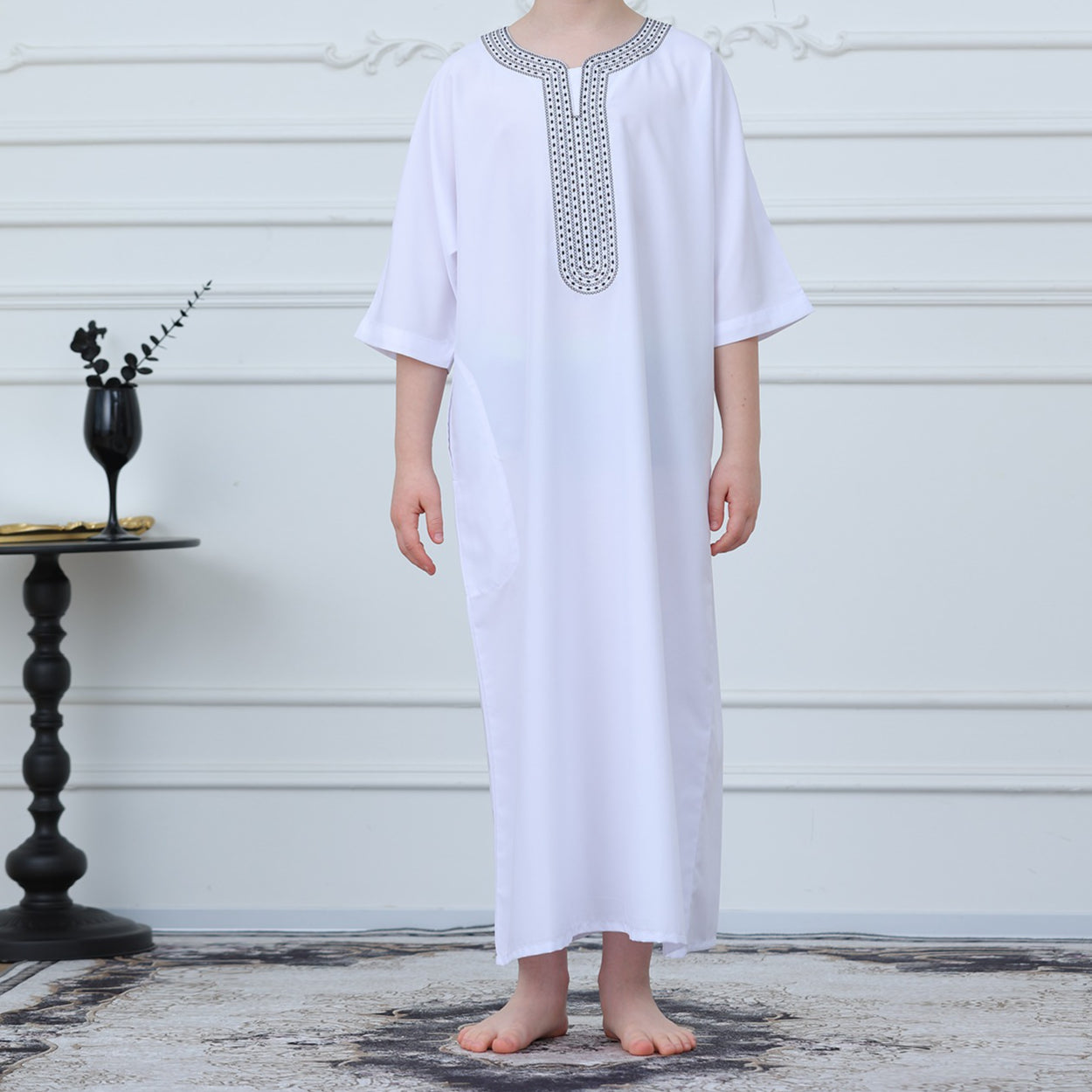 Black Geometric Trim Islamic Thobe(MKB018)