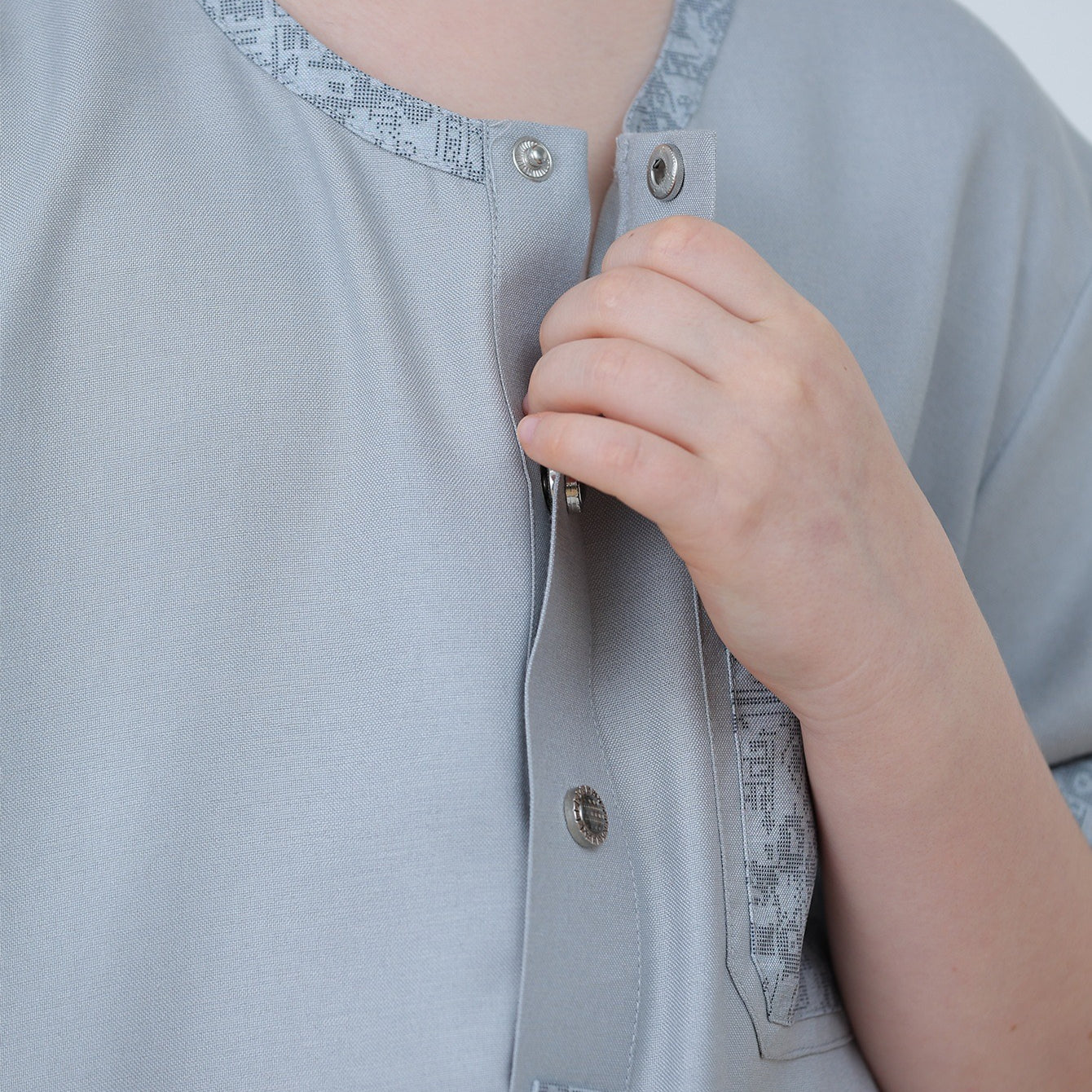 Boys Light Grey Short Sleeve Embroidered Thobe(MKB020)