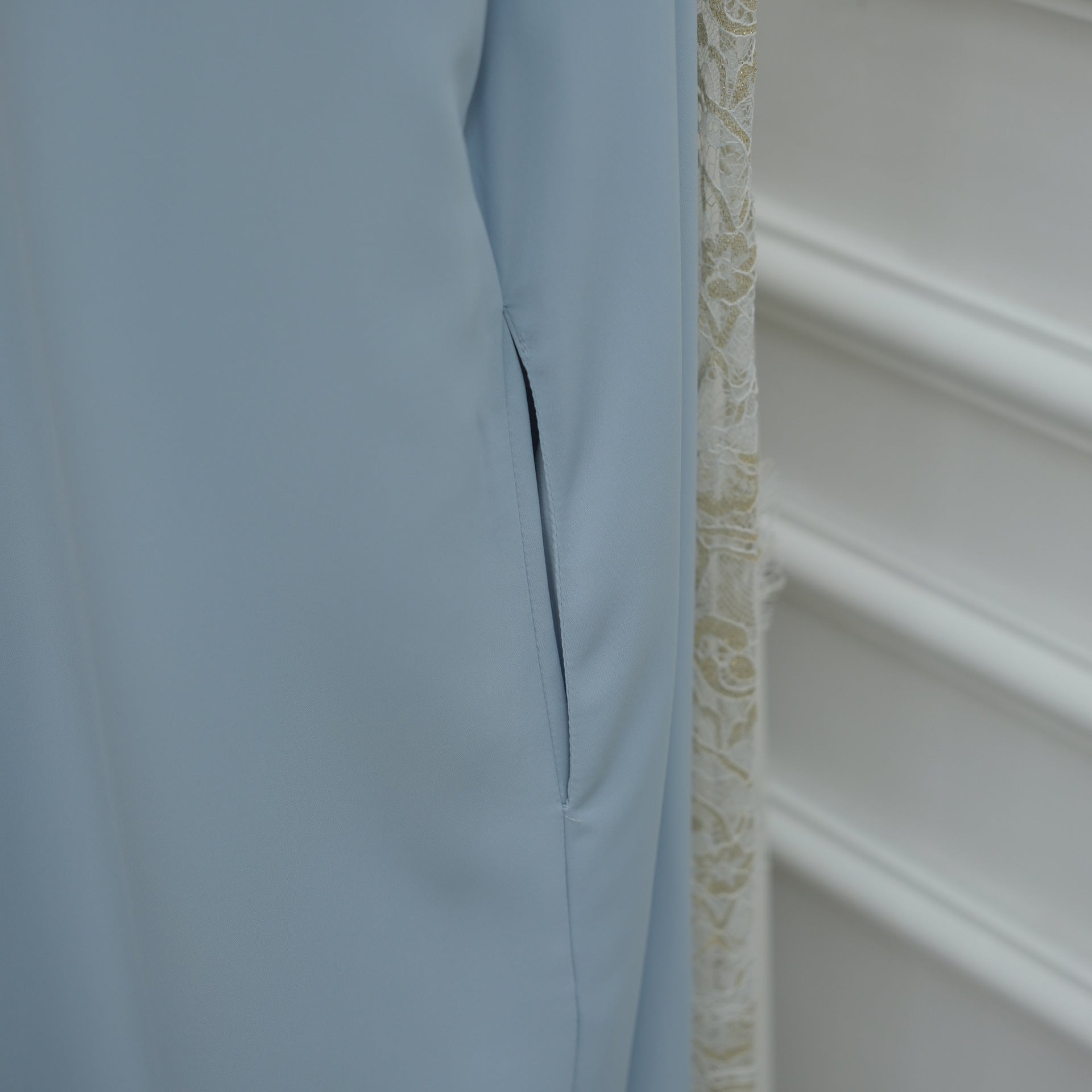 Lace-Panel Flared-Sleeve Open Abaya with Pockets(MOA332)
