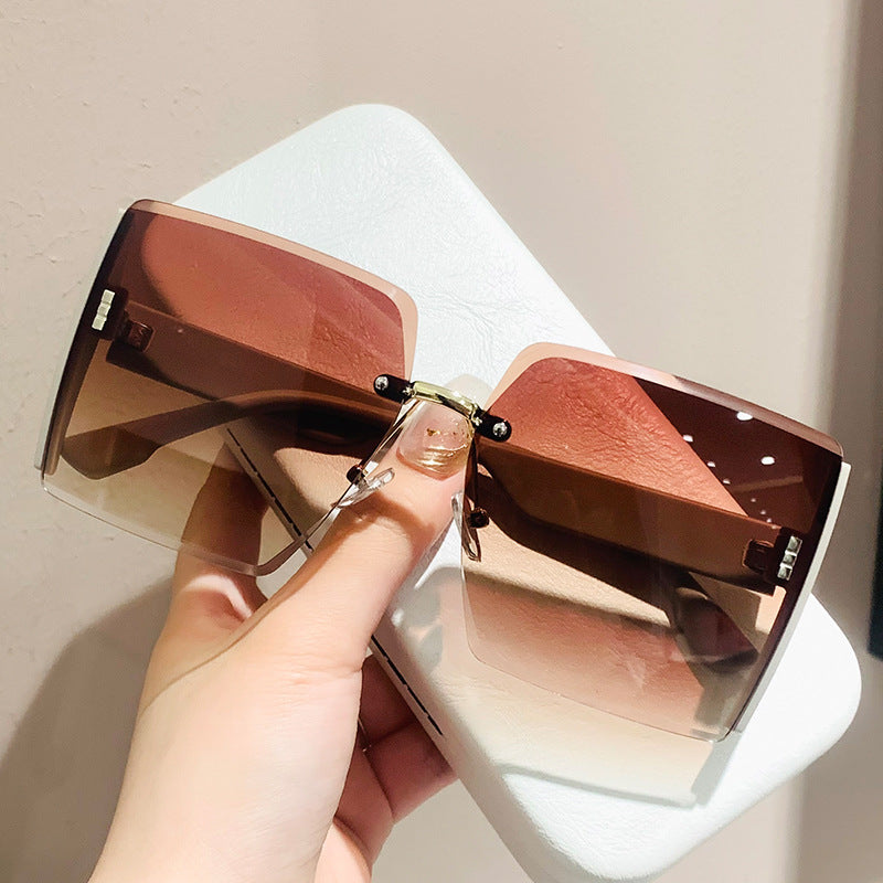 Luxury Square Sunglasses Face-Flattering Women’s Fashion Shades (MAC267)