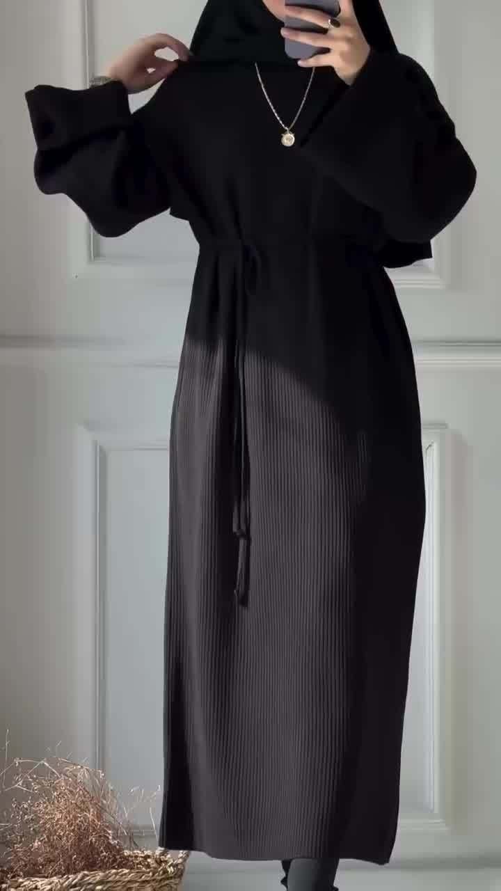 Casual Knitted Modest Dress with Flared Sleeves - Muslim-Friendly Crew Neck Pullover Maxi Dress with Belt(MS104)