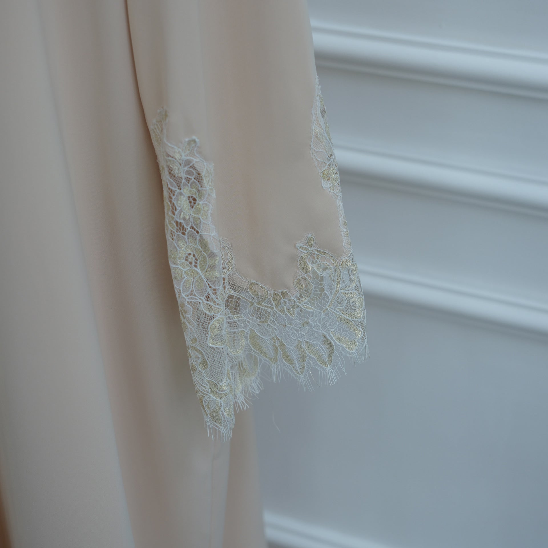 Lace-Panel Flared-Sleeve Open Abaya with Pockets(MOA332)