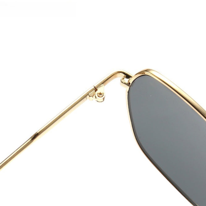 Oversized Gradient Sunglasses for Women – Face-Slimming Fashion Statement (MAC263)