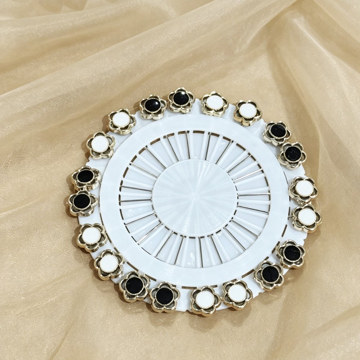 Black & White Enamel Hijab Pins Set(MAC434) - Mariam's Collection