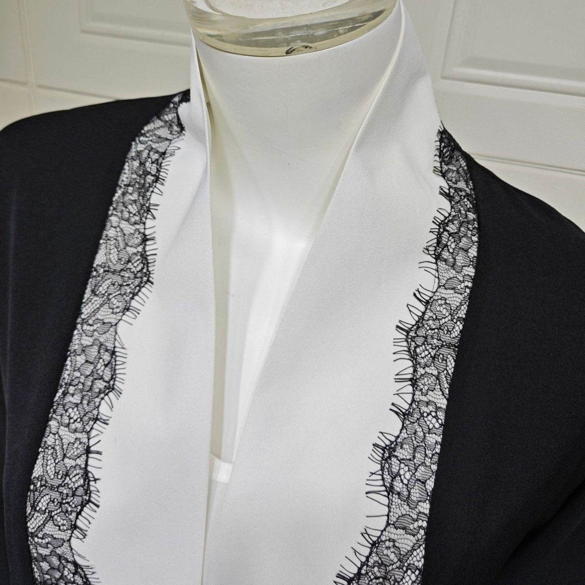 Black & White Lace Trim Open Abaya(MOA311) - Mariam's Collection