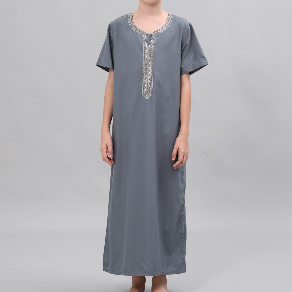 Boys' Embroidered Thobe with Side Pockets(MKB035) - Mariam's Collection