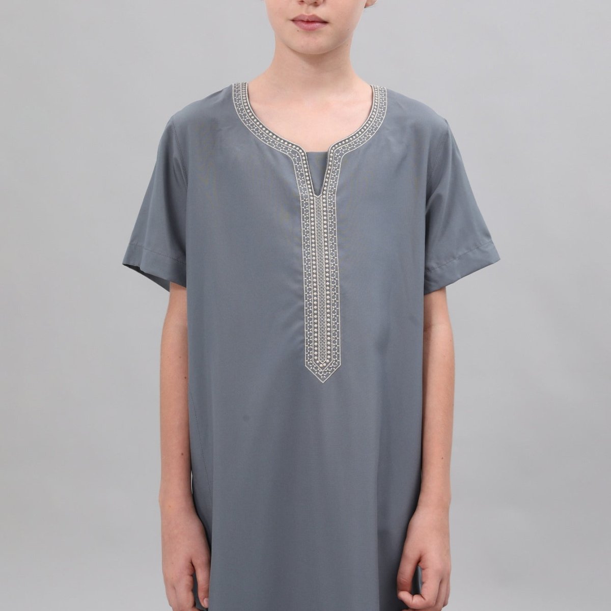 Boys' thobe with V-neckline and ornate embroidered placket