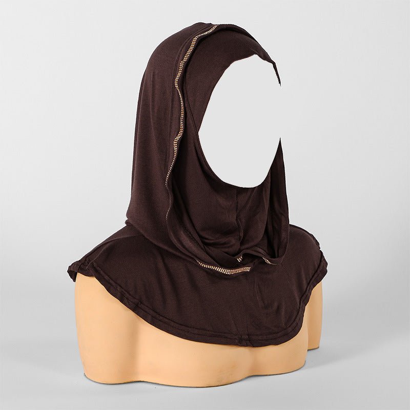 Everyday wear detail of the beginner-friendly slip-on hijab