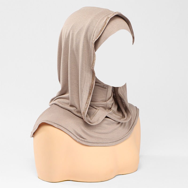 Angle view showing double-layer construction of the hijab