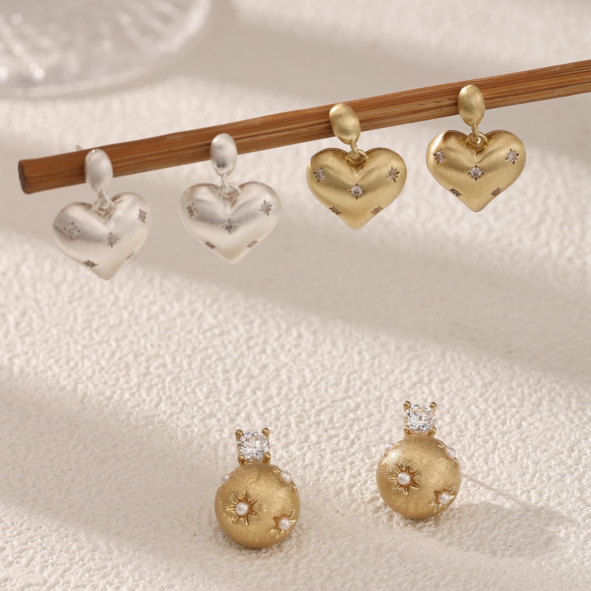 Elegant Brushed Heart Stud Earrings（MAC460） - Mariam's Collection